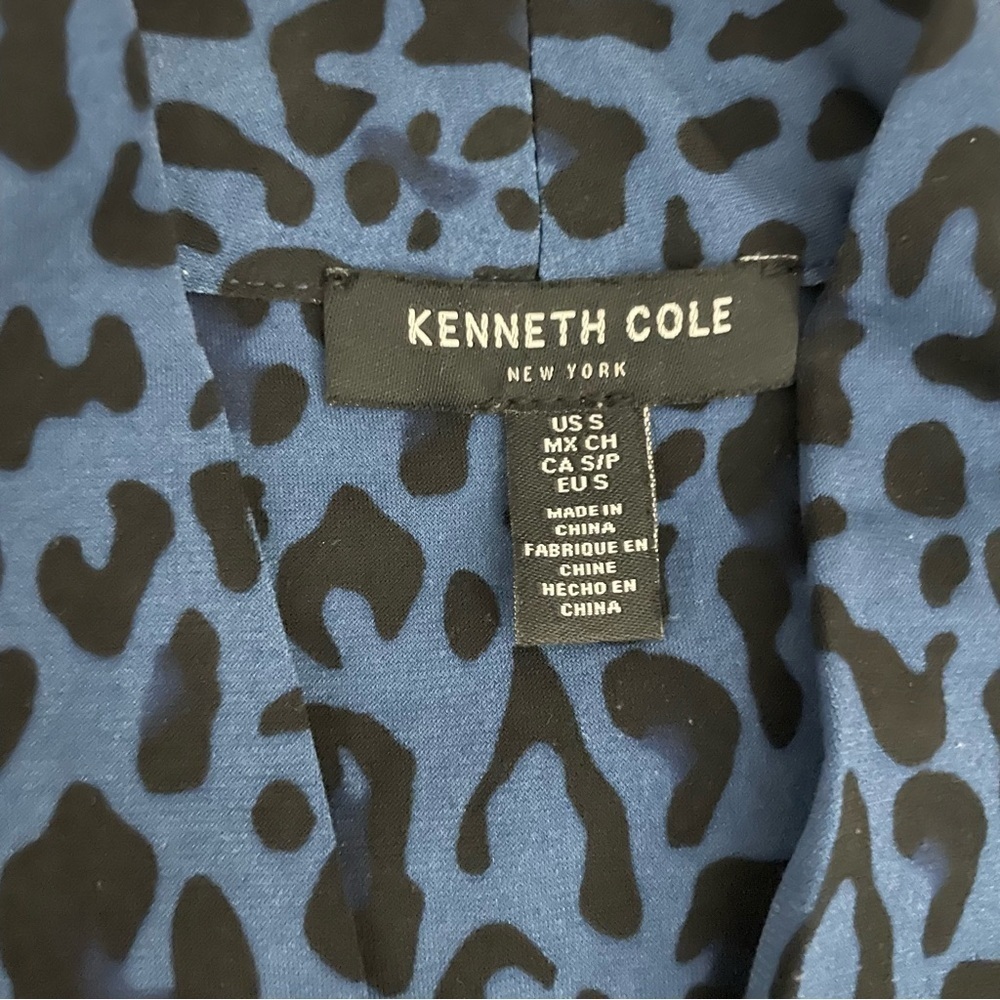 KENNETH COLE Womens Blouse Blue Cheetah Leopard Career Knit Flowy Size Small - Picture 2 of 8